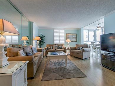 Siesta key Beach, Vacation Condo Upscale Furnishings.